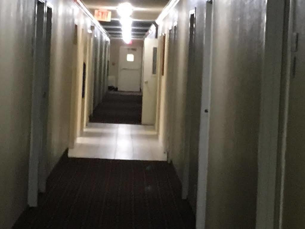 Super 8 By Wyndham Vicksburg Motel Exterior photo